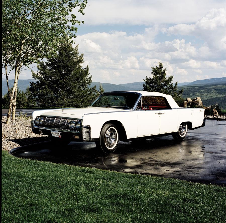  Lincoln Continental Convertible 1964 года  (фото 2 из 9)